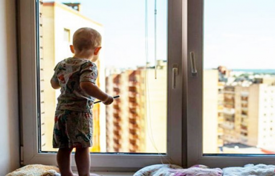 Bakıda 5 yaşlı uşaq 7-ci mərtəbədən yıxılaraq ölüb - YENİLƏNİB 