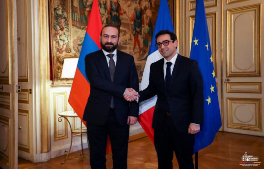 Mirzoyan fransalı həmkarı ilə regiondakı vəziyyəti müzakirə edib