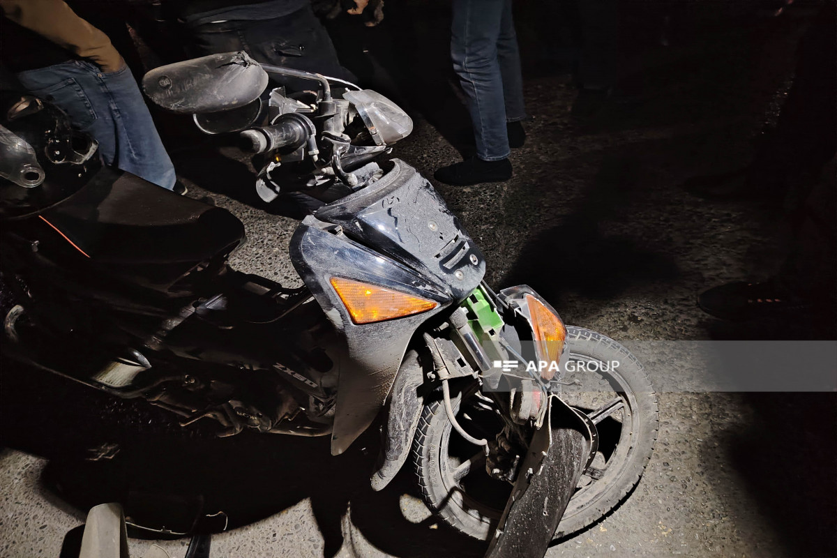 Bakıda piyada mopedə çırpılıb, xəsarət alanlar var - FOTO  - VİDEO 