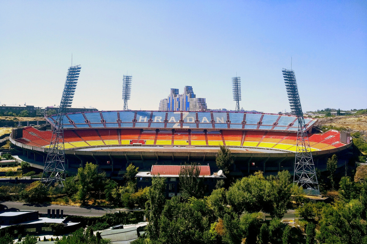 Ermənistanda “Razdan” stadionu dəyərindən 200 dəfə ucuz satılıb, cinayət işi açılıb