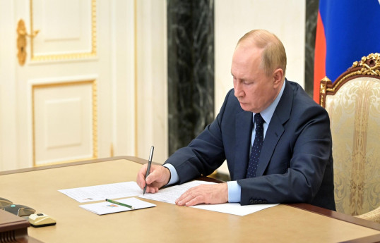Putin ordu haqda saxta məlumat yayanların əmlakının müsadirə edilməsinə dair qanunu imzalayıb