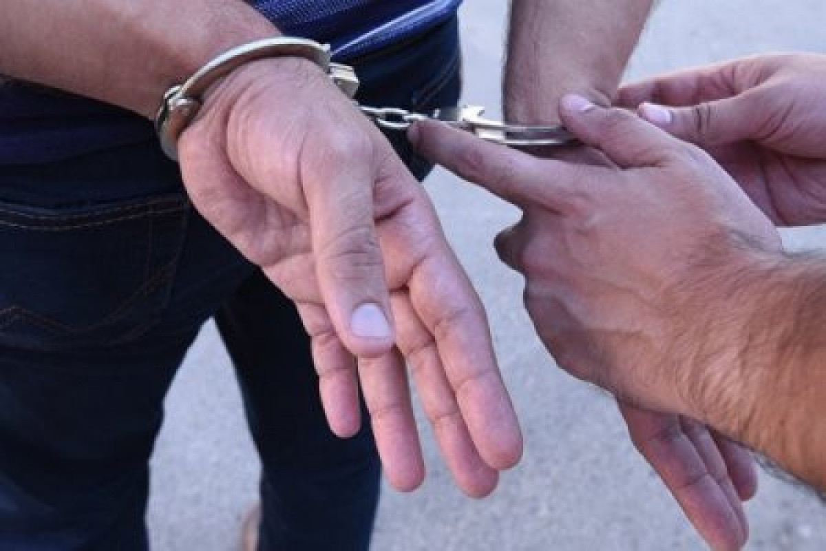 Polis əməkdaşları narkoşəbəkənin Bakıdakı təbliğatçılarını saxlayıblar