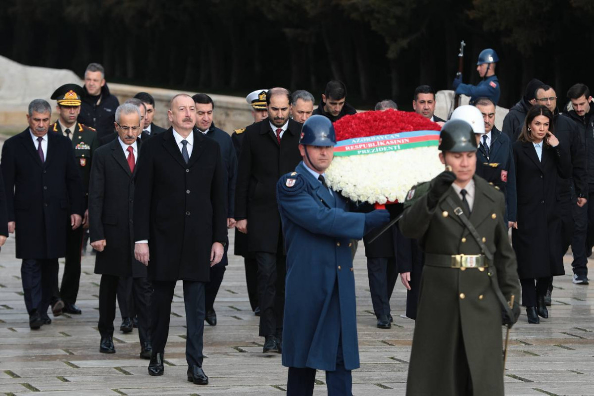 Prezident İlham Əliyev Ankarada Anıtqəbiri ziyarət edib - FOTO  - VİDEO 