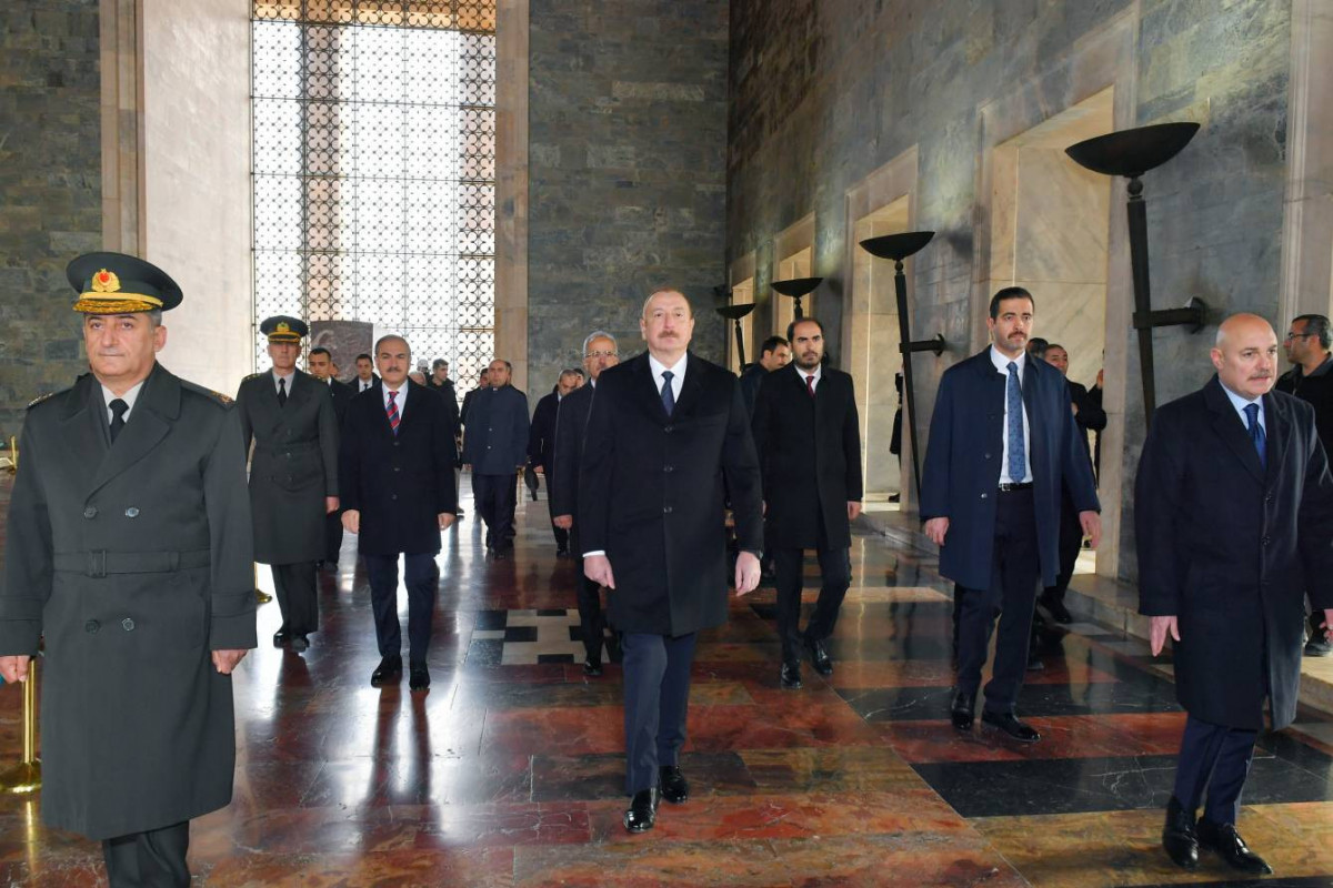 Prezident İlham Əliyev Ankarada Anıtqəbiri ziyarət edib - FOTO  - VİDEO 