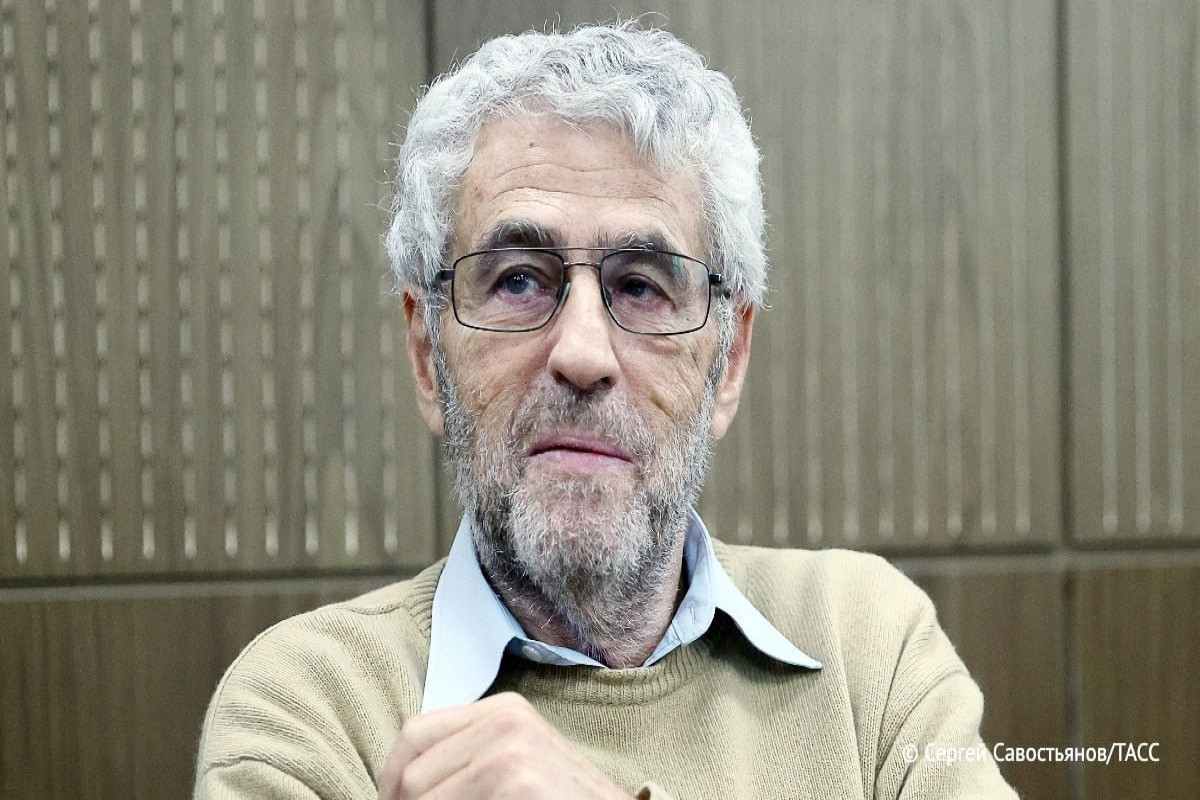 Rusiya məhkəməsi siyasətçi Leonid Qozmanı qiyabi həbs edib