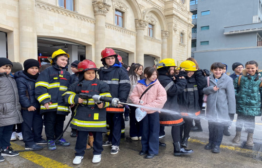 FHN məktəblilər üçün “açıq qapı” günü keçirib
