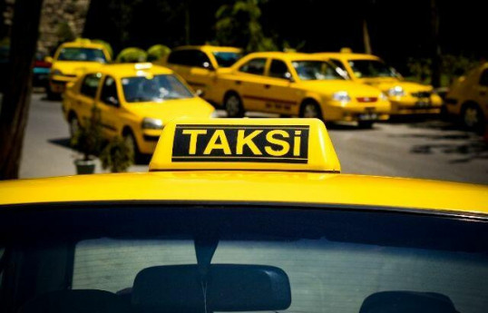 Taksilərə buraxılış vəsiqəsi barədə məlumatlar Yol Polisi İdarəsinin sisteminə ötürüləcək