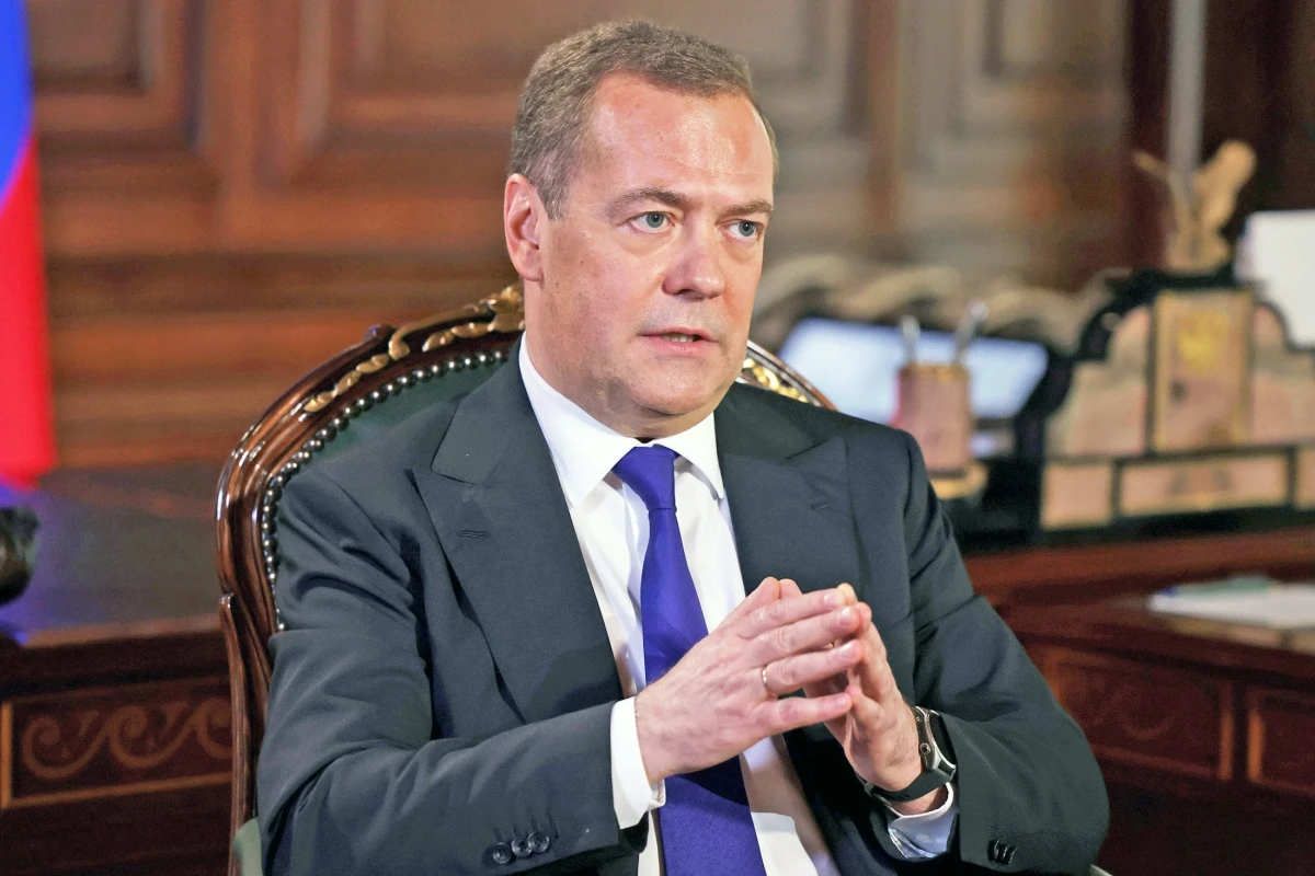 Medvedyev: Ukrayna ilə danışıqlar Kiyev rejimi dəyişdikdə mümkün olacaq