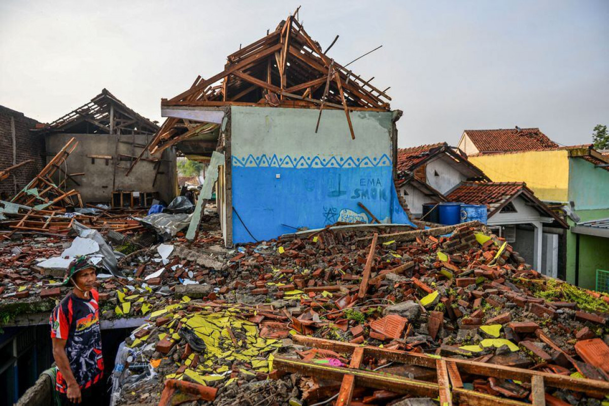 İndoneziyada güclü tornado nəticəsində 33 nəfər xəsarət alıb