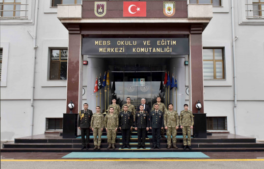 Azərbaycan hərbi nümayəndələri Türkiyədə tədris mərkəzini ziyarət edib