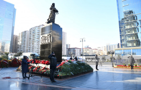 Xocalı soyqırımı qurbanlarının xatirəsi 1 dəqiqəlik sükutla yad olunub - FOTO 