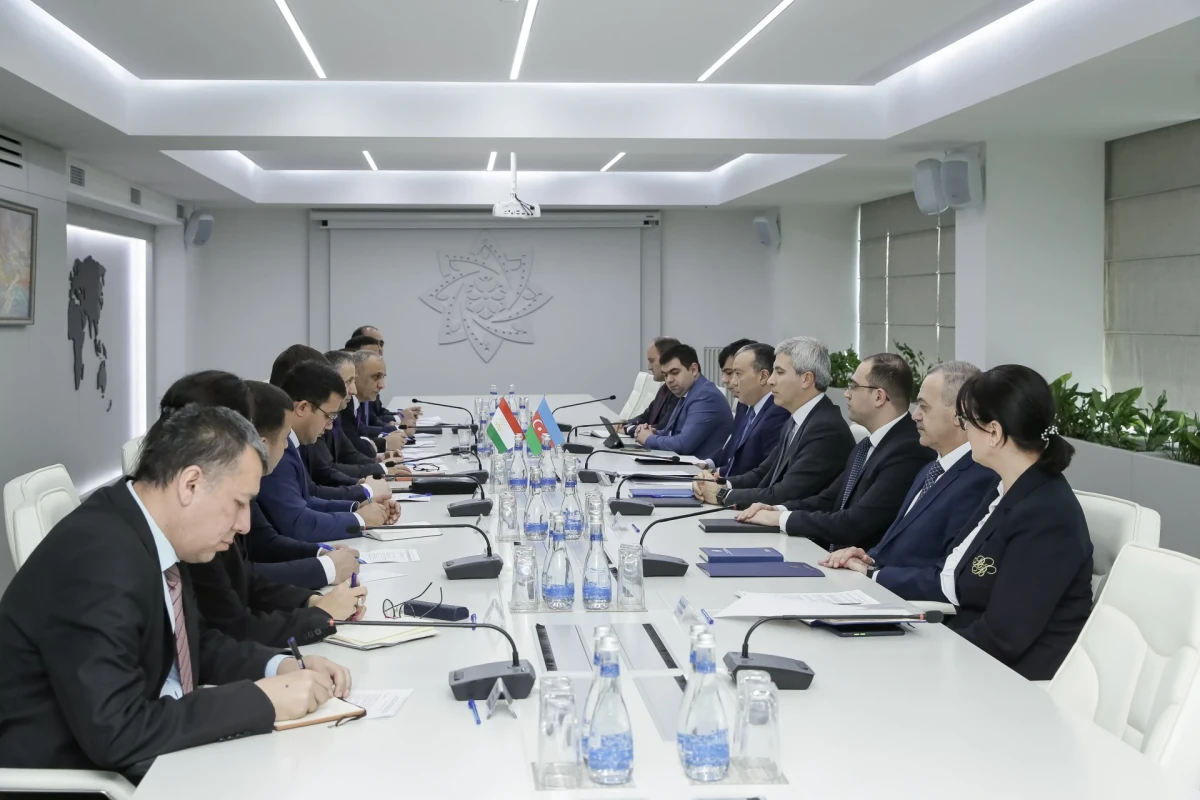Sahil Babayev tacikistanlı nazir müavini ilə görüşüb