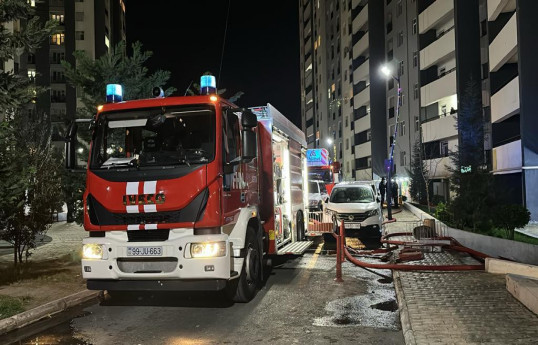 Paytaxtdakı binada baş verən yanğın söndürülüb, sakinlər təxliyə olunub - YENİLƏNİB-2 