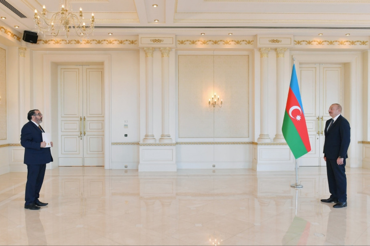 Perunun yeni səfiri etimadnaməsini Azərbaycan Prezidentinə təqdim edib