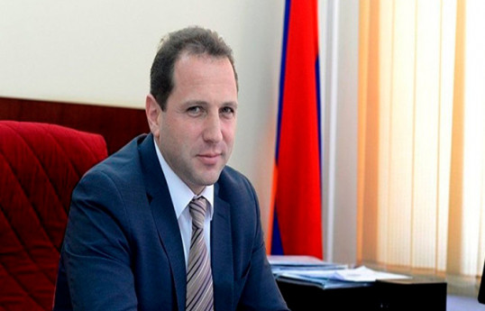 Məhkəmə Ermənistanın keçmiş müdafiə nazirini həbsdə saxlayıb