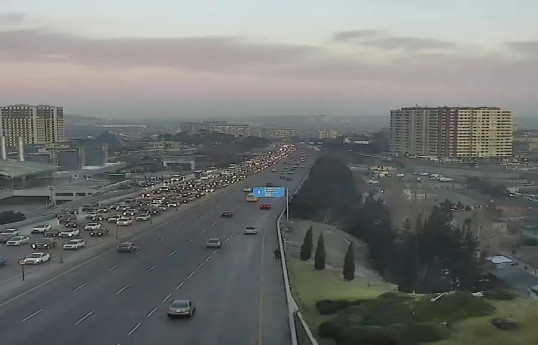 Bakıda sıxlıq olan yollar - SİYAHI 