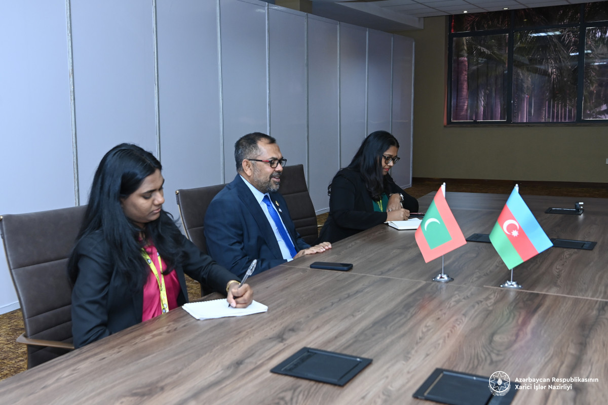 Ceyhun Bayramov Maldiv xarici işlər naziri ilə görüşüb
