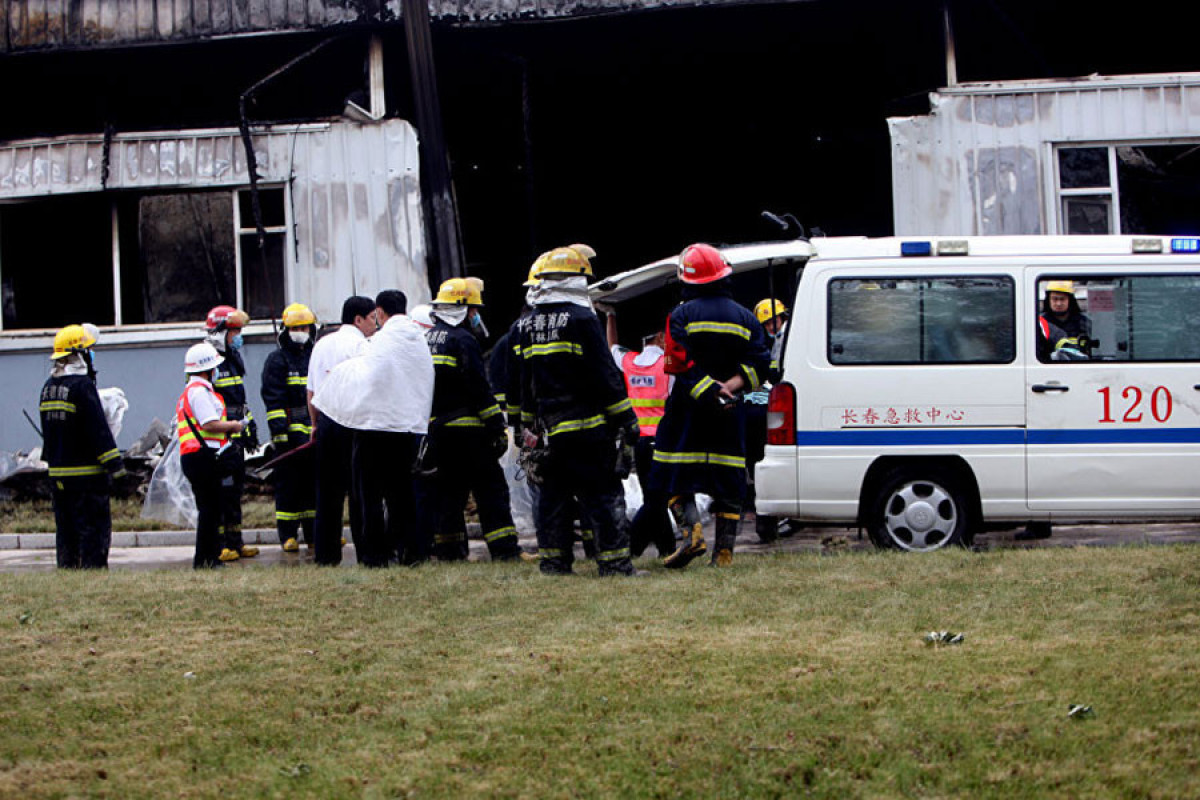 Çində yataqxanada baş verən yanğında 13 nəfər ölüb