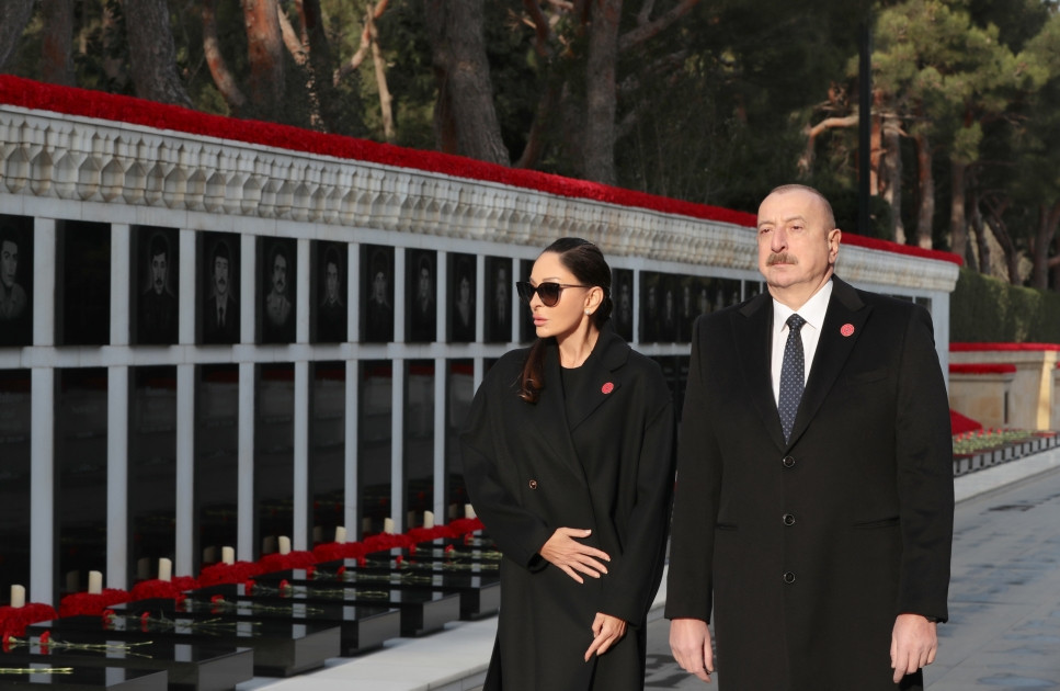 Prezident və birinci xanım Şəhidlər xiyabanını ziyarət edib - YENİLƏNİB-1 
