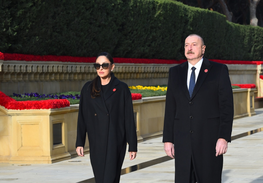 Prezident və birinci xanım Şəhidlər xiyabanını ziyarət edib - YENİLƏNİB-1 