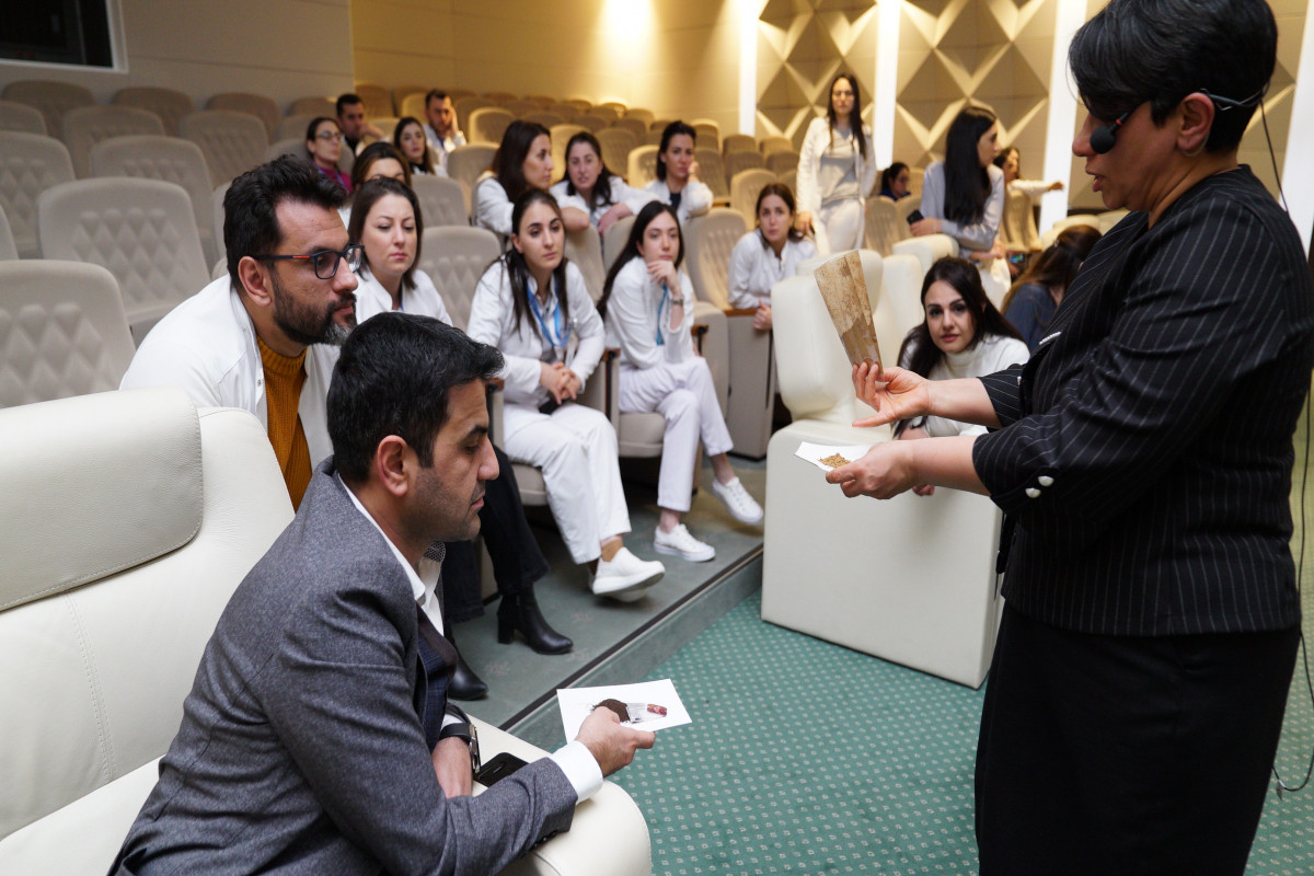 “Sun Tea” çay fabrikinin direktoru həkimlərə çayın faydalarından danışıb