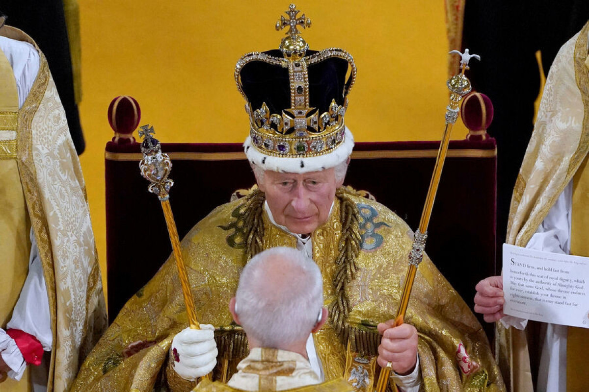 Böyük Britaniya Kralı xəstəxanaya yerləşdirilib