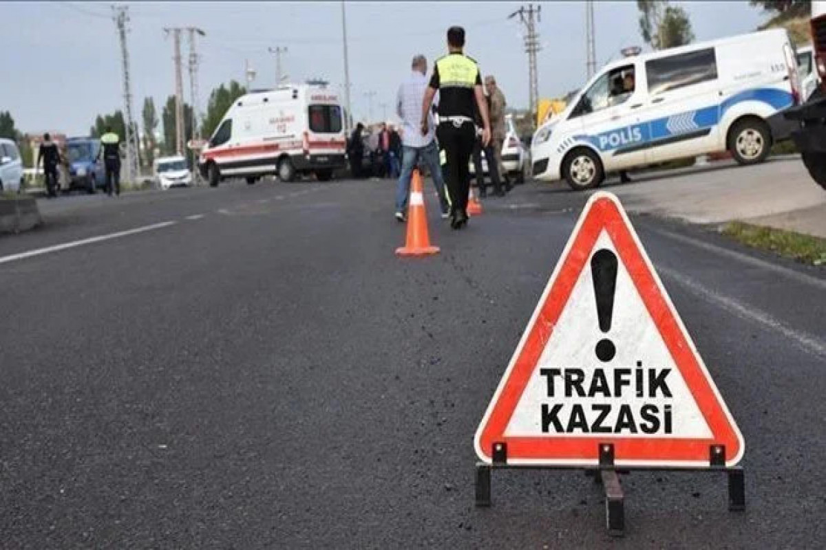 Türkiyədə avtobus qəzaya uğrayıb, 14 nəfər yaralanıb - YENİLƏNİB 