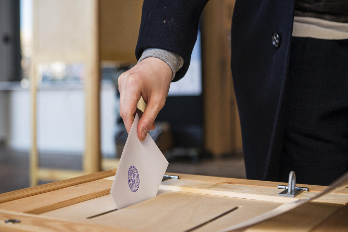 Finlandiyada prezident seçkiləri üçün seçki məntəqələri açılıb
