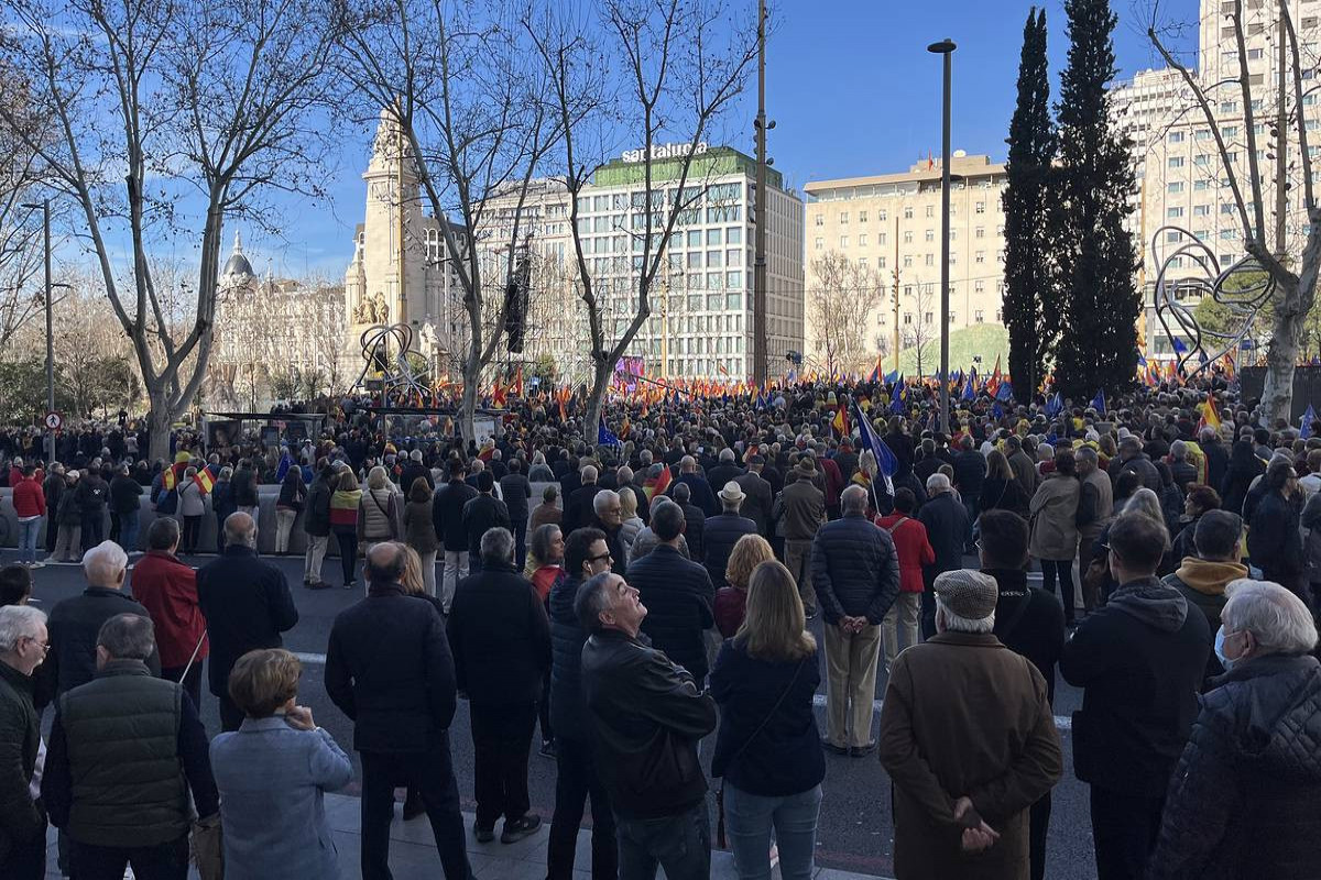 Madriddə 45 min insan baş nazirə və separatçıların əfvinə etiraz edib