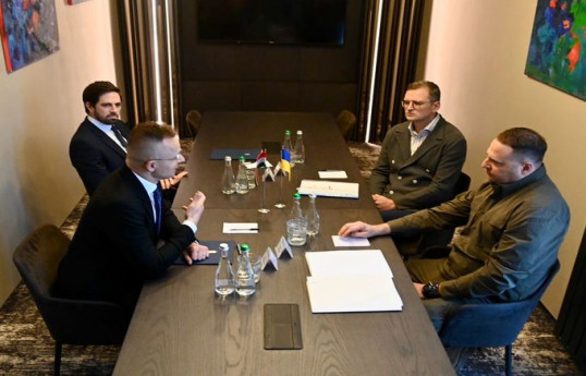 Macarıstan və Ukrayna xarici işlər nazirləri görüşüb - FOTO  - YENİLƏNİB 