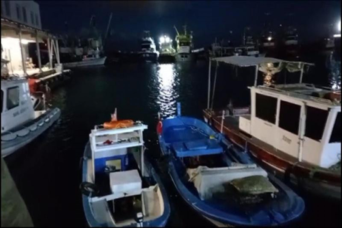 İzmirdə qayıq batıb, 3 nəfər ölüb, 2 nəfər itkin düşüb
