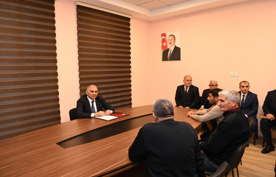 “Azərişıq” sədri Saatlıda vətəndaşları qəbul edib