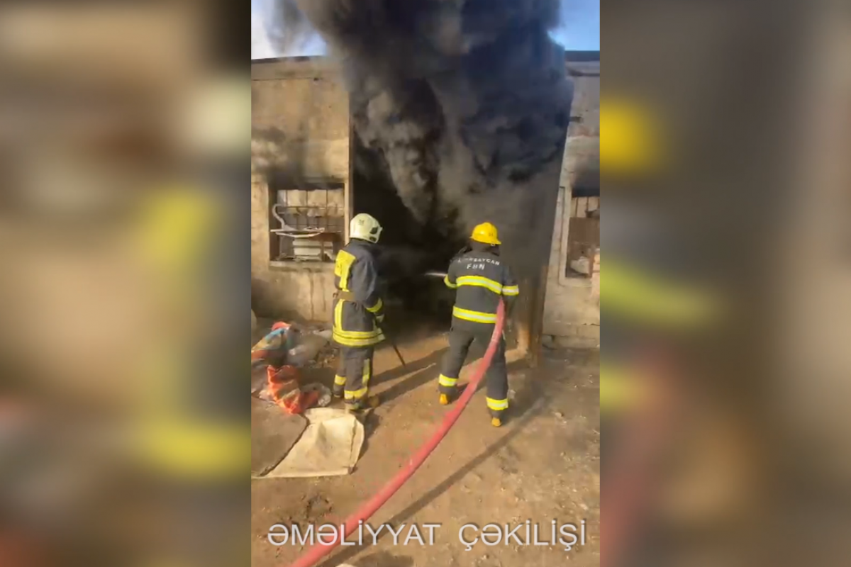 Sumqayıtda emal sexində yanğın olub - VİDEO 