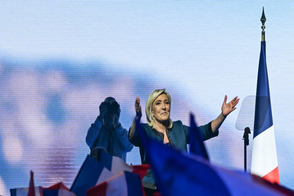 Le Pen ilk turda Fransa parlamentinə yenidən seçildiyini açıqlayıb