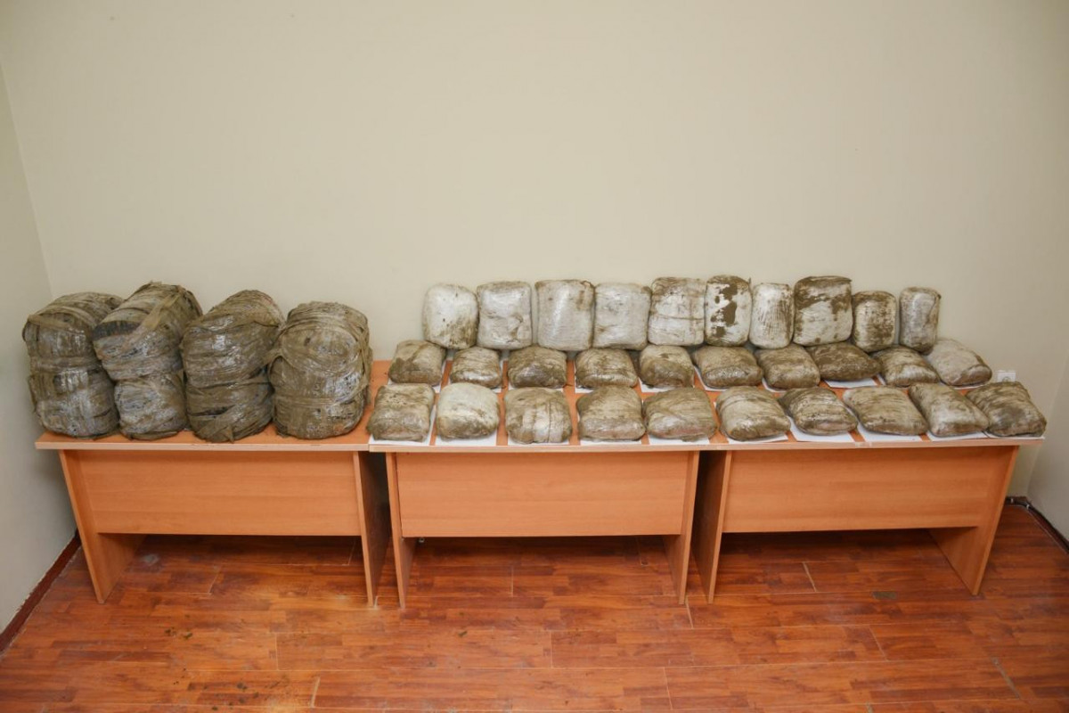DSX: Ötən ay dövlət sərhədini pоzduqlarına görə 30 nəfər saxlanılıb, 455 kq narkotik dövriyyədən çıxarılıb - FOTO 