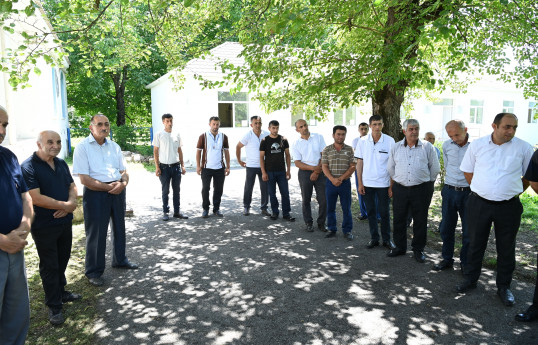“Azərişıq” sədri Vüqar Əhmədov Oğuzda vətəndaşları qəbul edib