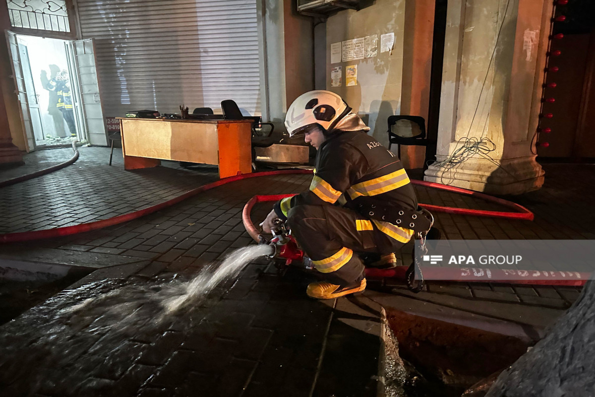 Bakıda lombard yanıb - FOTO 