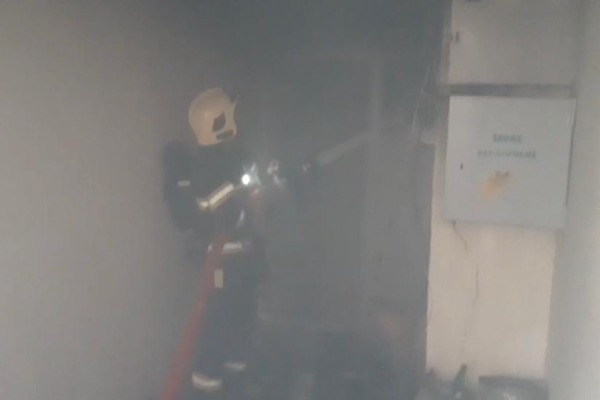 Bakıda yaşayış binasında yanğın söndürülüb - YENİLƏNİB-3  - VİDEO 