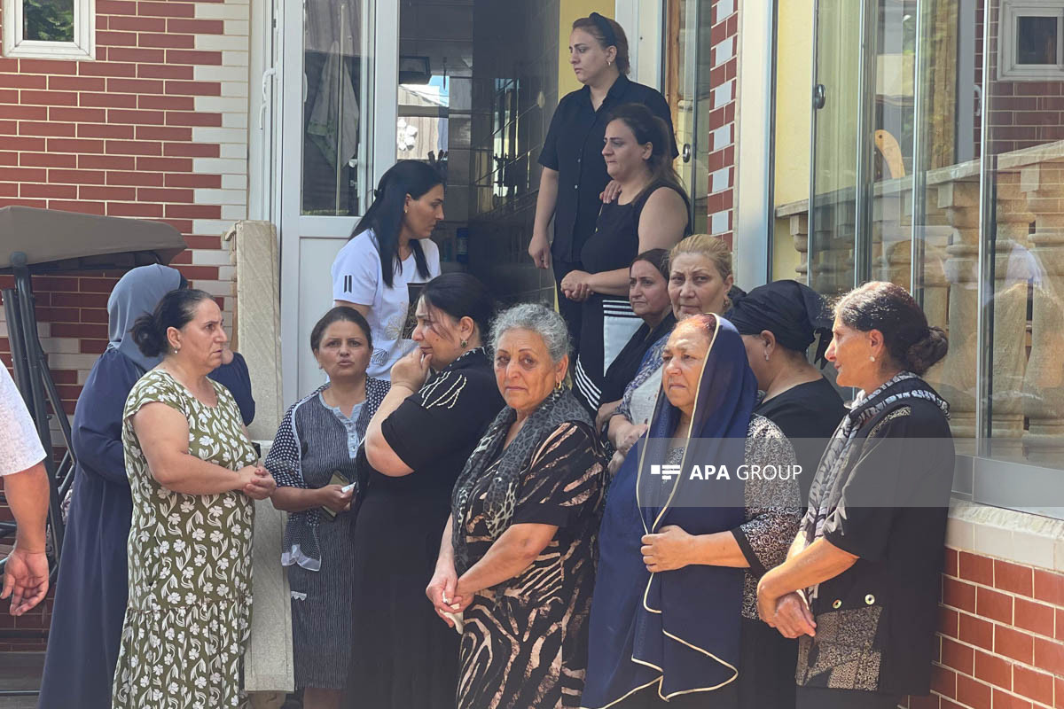 Qalıqları tapılan Xocalı şəhidi ilə Abşeronda vida mərasimi keçirilib - FOTO 