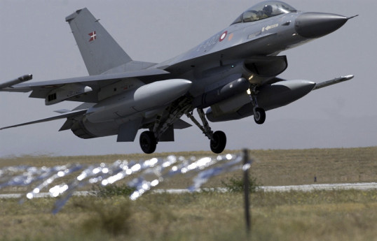Norveç ordusuna məxsus "F-16" qırıcısı