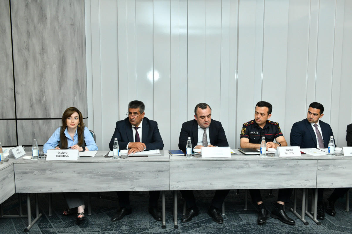 Ekoloji təmiz nəqliyyat vasitələri ilə bağlı Yol Xəritəsinin icrasına dair iclas keçirilib