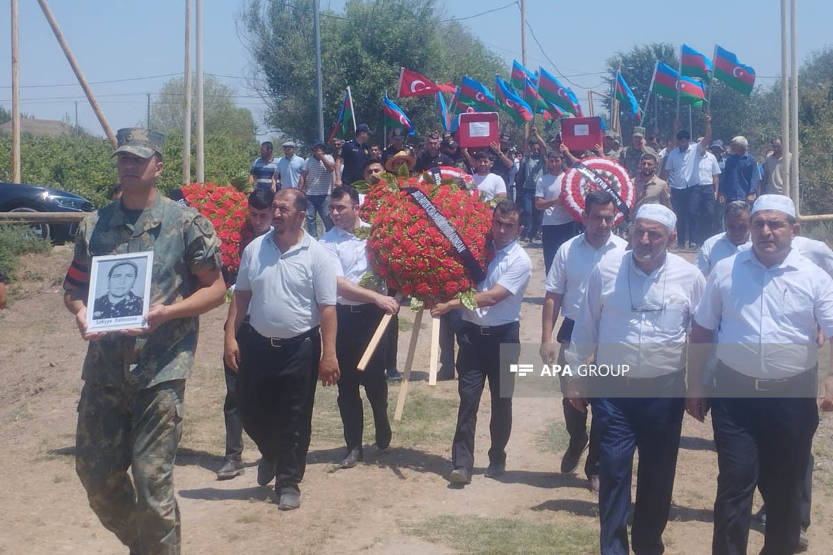 31 il əvvəl Qarabağda itkin düşən ana və oğulun meyitlərinin qalıqları Saatlıda dəfn edilib - FOTO 