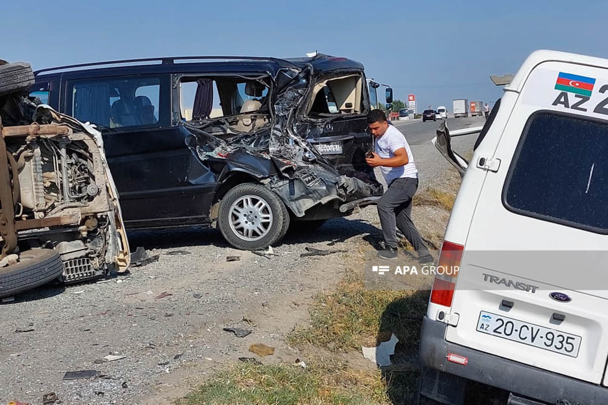 Bakı-Qazax yolunda qəza olub, 9 nəfər xəsarət alıb - FOTO 