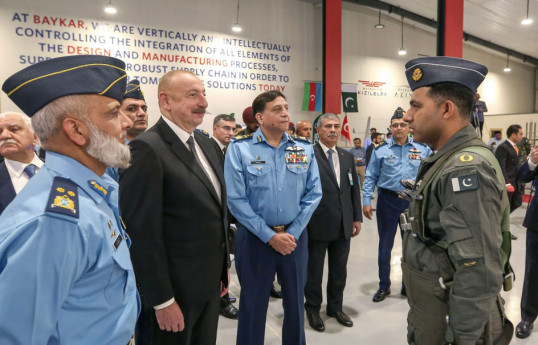 Prezident Nur Xan bazasının ərazisindəki “Milli Aerokosmik Elm və Texnologiya Parkı"nda hərbi sərgi ilə tanış olub - FOTO  - YENİLƏNİB 