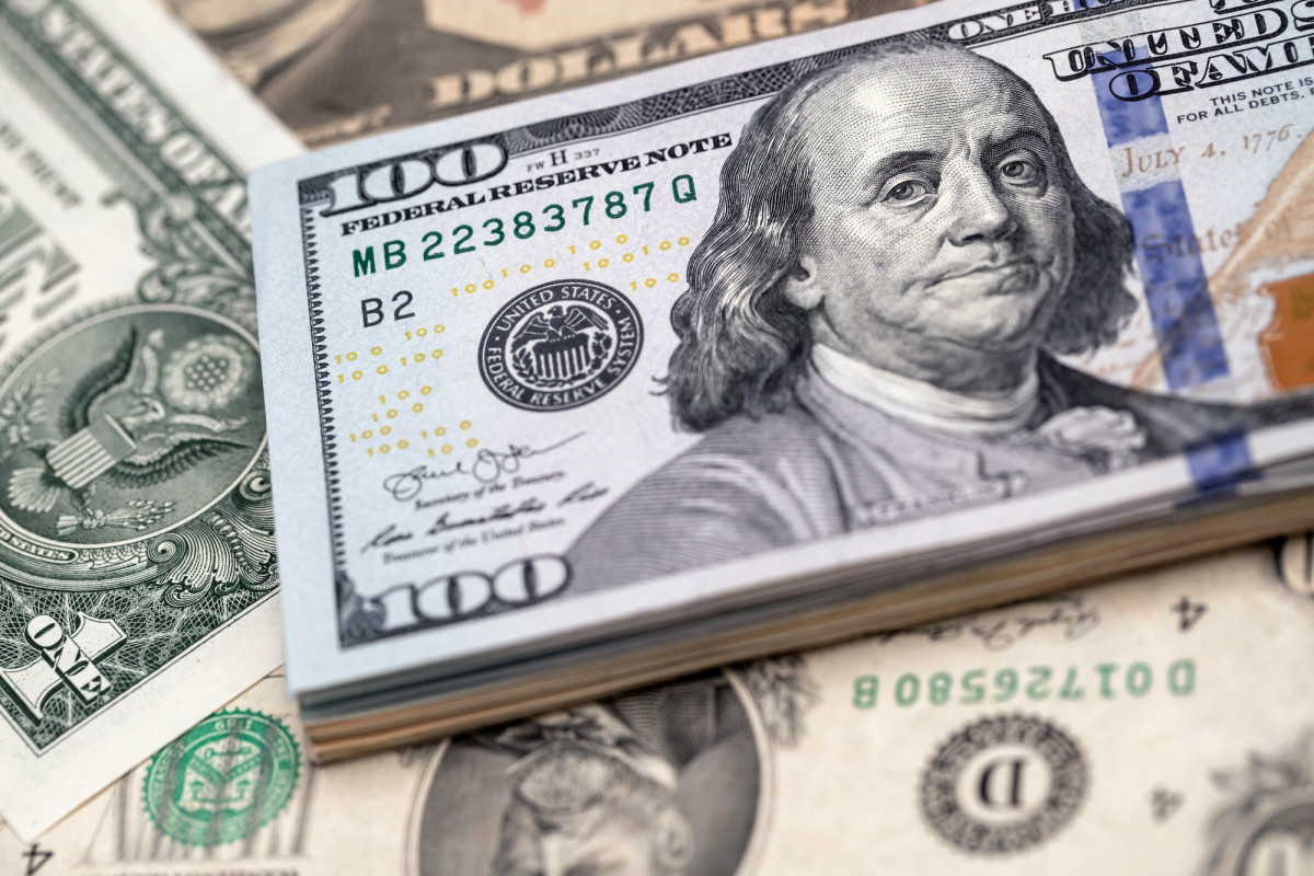 Neft Fondunun investisiya portfelində ABŞ dollarının payı cüzi azalıb