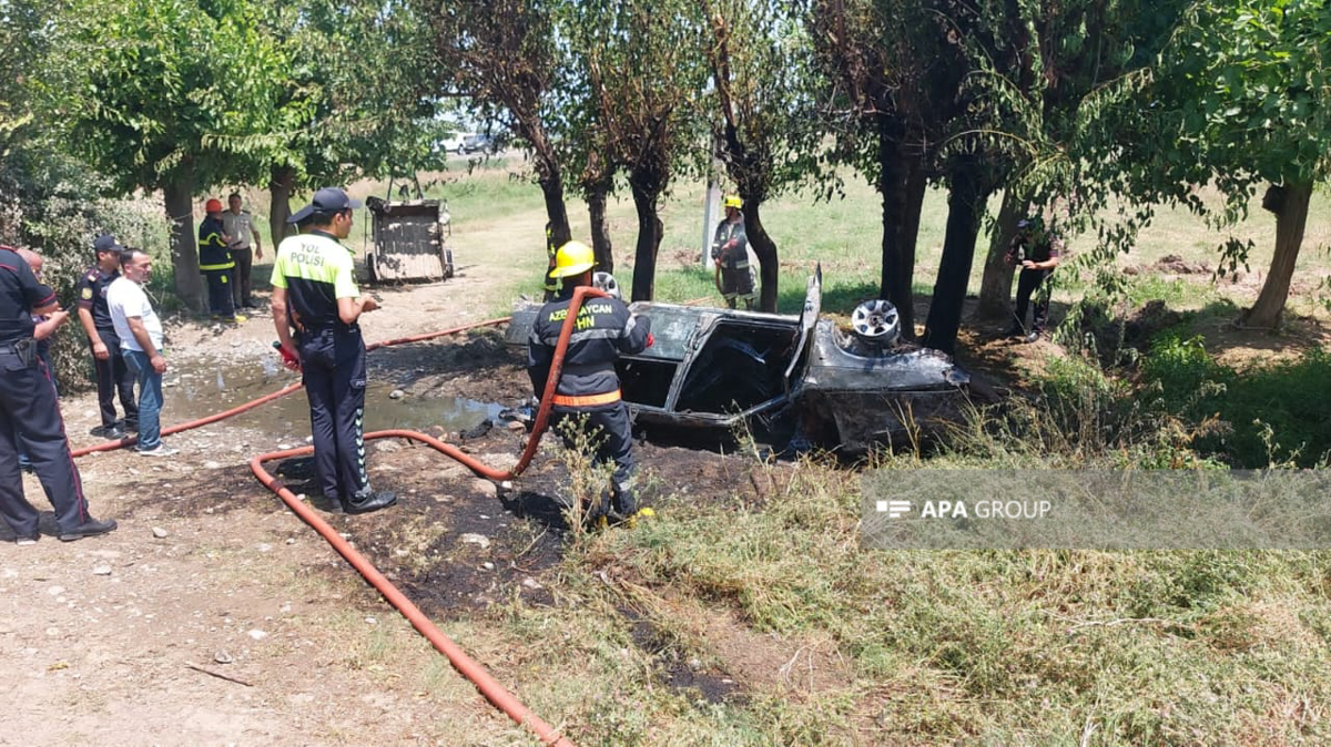 Ağdamda avtomobil aşaraq yanıb, xəsarət alan var - FOTO 