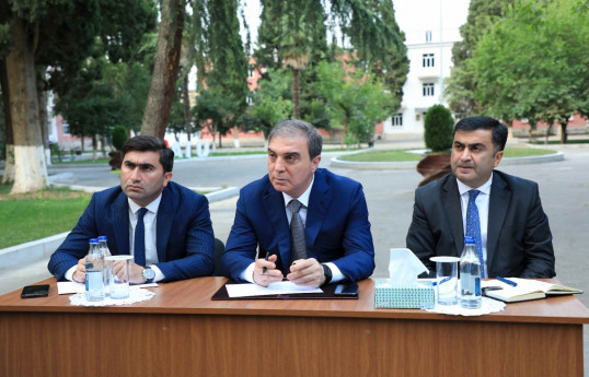 Niyazi Bayramov sakinlərin müraciətlərini dinləyib - FOTO 