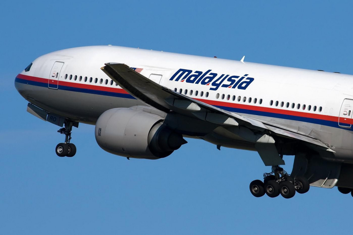 “Malaysia Airlines” aviaşirkətinin təyyarəsi Heydər Əliyev Beynəlxalq Aeroportuna təcili eniş edib
