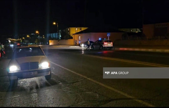 Naxçıvanda avtomobil yolu keçən qadını vurub  - FOTO 