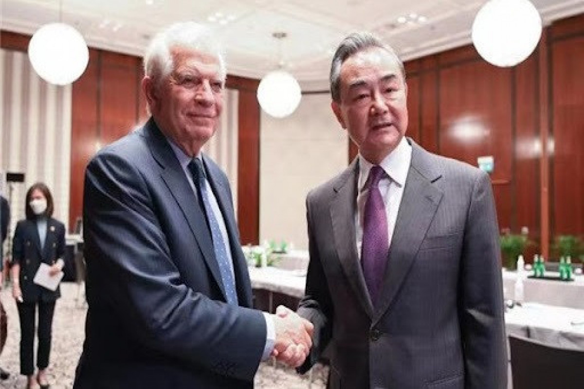 Borrell Çinin xarici işlər naziri ilə görüşüb -